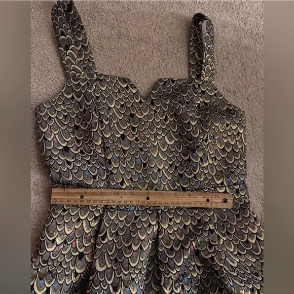 ✨ModCloth Modern Vintage Gold Rainbow Scallop Brocade Pinafore Dress ✨ - Picture 4 of 9